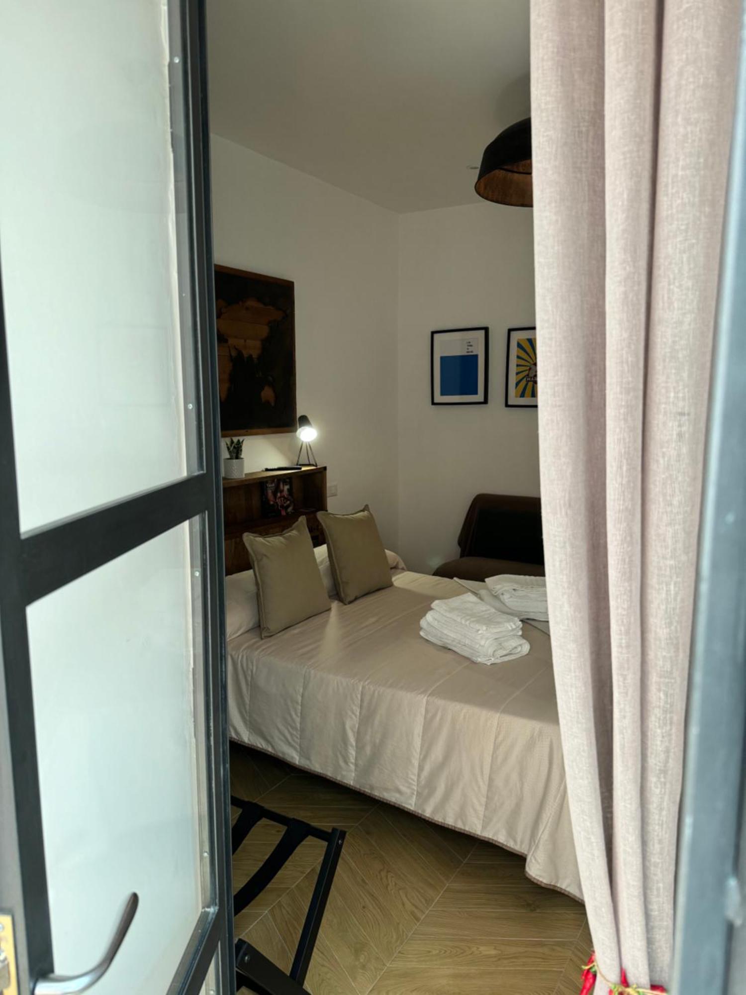 Gennarino Apartments - Panorama Suite With Balcony And Urban Loft Neapel Exterior foto